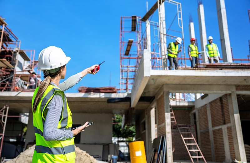 supervisor-directing-workers