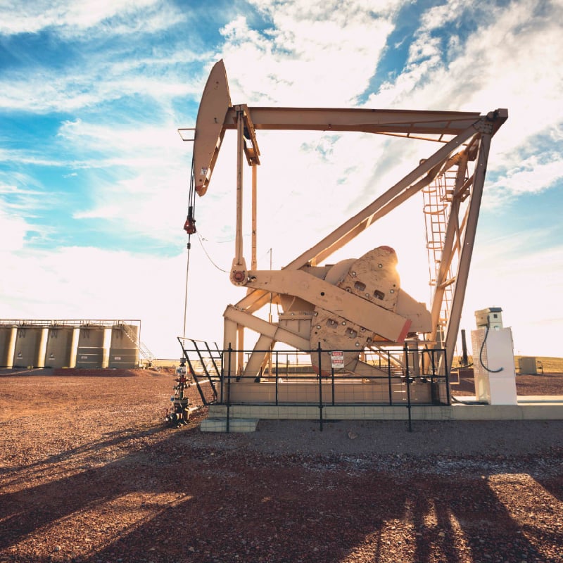 land-drilling-rig-in-operation